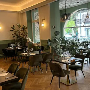 Hotel Logis Restaurant Grand De Lyon